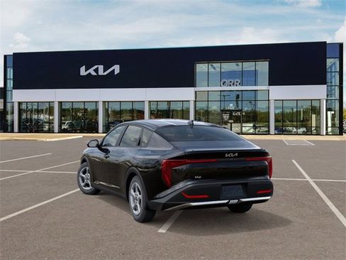 New 2025 Kia K4 LXS image 4