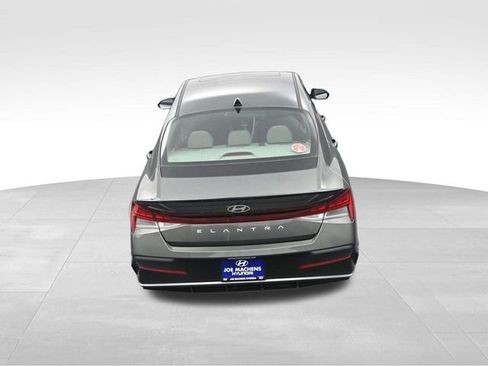 New 2026 Hyundai Elantra SEL Sport Premium FWD image 27