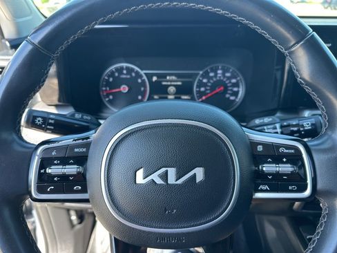 Used 2022 Kia Sorento S w/ Panoramic Sunroof Package FWD image 23