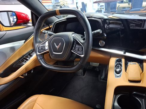 Used 2022 Chevrolet Corvette Stingray Premium Conv w/ Z51 Performance Package RWD image 13
