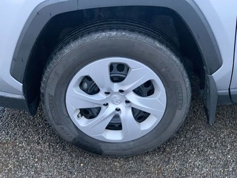 Used 2024 Toyota RAV4 LE image 9