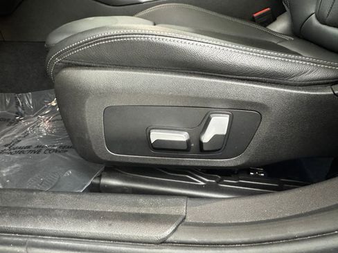 Used 2023 BMW 330i Sedan w/ Driving Assistance Package image 29