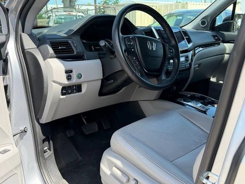 Used 2017 Honda Pilot Elite image 13