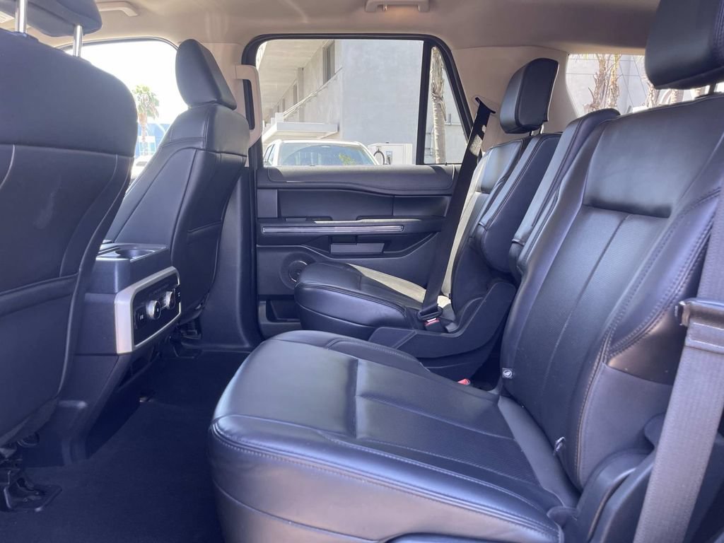 Used 2024 Ford Expedition XLT AWD/4WD image 12