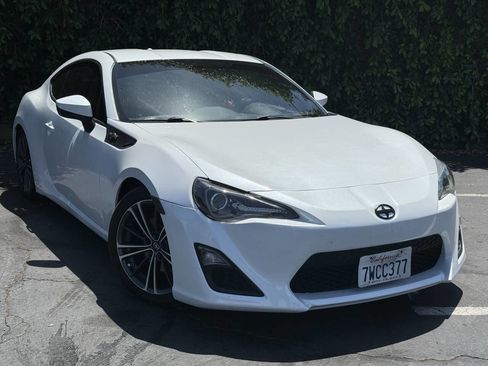 Used 2013 Scion FR-S RWD image 2