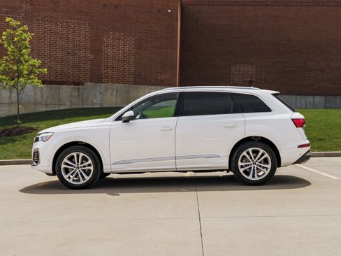 Used 2025 Audi Q7 3.0T Premium Plus AWD/4WD image 6