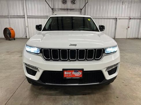 Used 2023 Jeep Grand Cherokee Limited RWD image 2