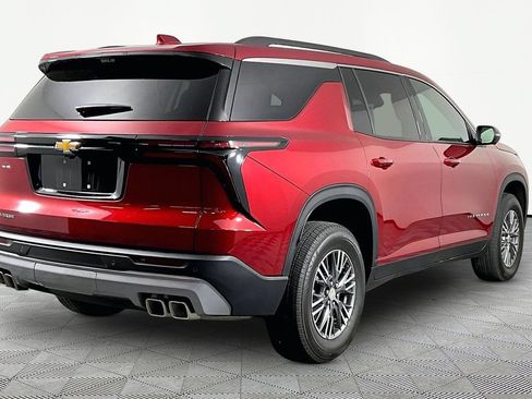 Used 2026 Chevrolet Traverse LT w/ Driver Confidence Package FWD image 6