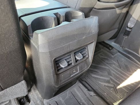 Used 2023 Chevrolet Colorado LT w/ LT Convenience Package II RWD image 11