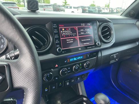 Used 2023 Toyota Tacoma TRD Off-Road w/ TRD Premium Off Road Package image 15