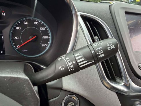 Certified 2023 Chevrolet Equinox LS AWD/4WD image 25