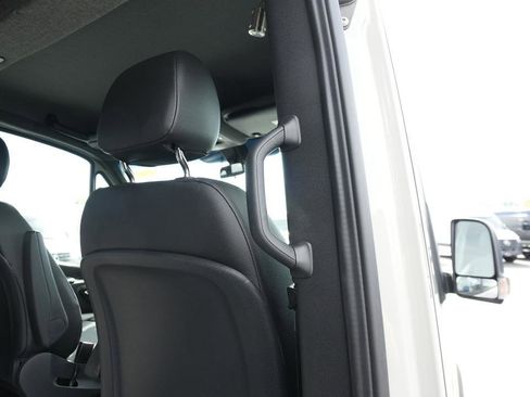 Used 2022 Mercedes-Benz Sprinter 144 Cargo image 37