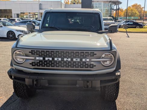 Used 2024 Ford Bronco Badlands image 8