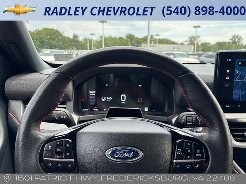 Used 2025 Ford Explorer ST-Line w/ ST-Line Street Pack AWD/4WD image 6