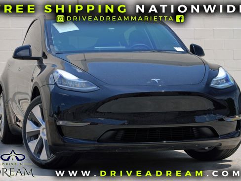 Used 2022 Tesla Model Y Long Range AWD/4WD image 2