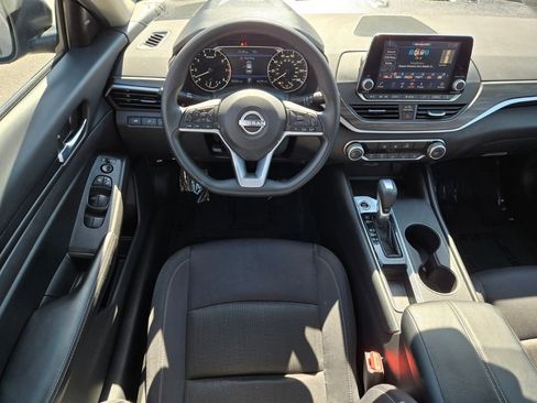 Certified 2025 Nissan Altima 2.5 SV FWD image 13