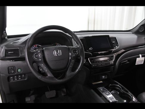 Certified 2023 Honda Ridgeline Black Edition image 6