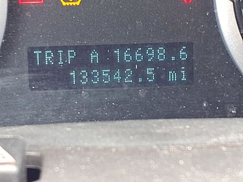 Used 2010 Ford Focus SES FWD image 8