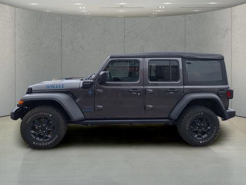 Used 2023 Jeep Wrangler Unlimited w/ Cold Weather Group AWD/4WD image 2