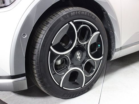 Used 2024 Hyundai Ioniq 5 Limited image 4