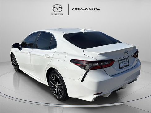 Used 2023 Toyota Camry SE image 5