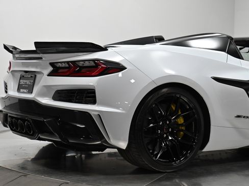 Used 2024 Chevrolet Corvette Z06 w/ Stealth Interior Trim Package image 14