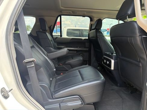 Used 2023 Ford Expedition XLT AWD/4WD image 6