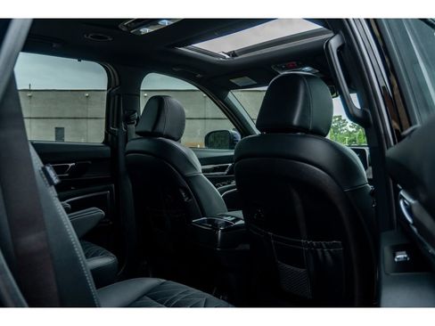 Used 2025 Kia Telluride AWD image 18