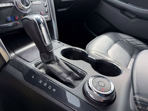 Used 2018 Ford Explorer Platinum image 12