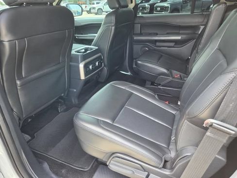 Used 2022 Ford Expedition XLT RWD image 16