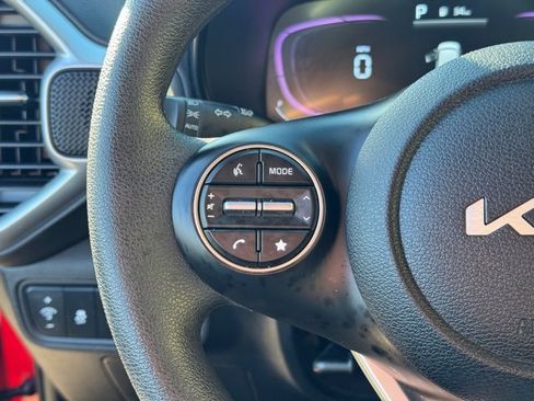 Certified 2025 Kia Soul LX image 25