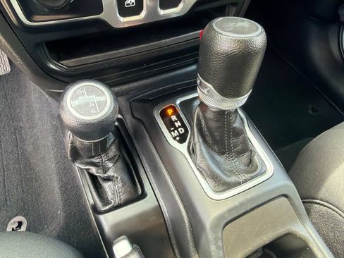 Used 2023 Jeep Wrangler Sport AWD/4WD image 21