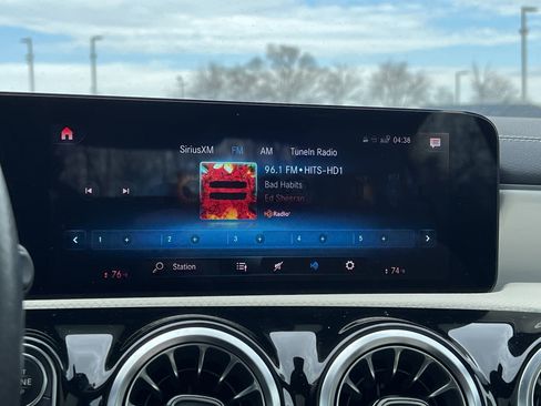 Used 2023 Mercedes-Benz CLA 250 image 22