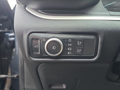 Used 2022 Ford Explorer XLT w/ Equipment Group 202A image 14