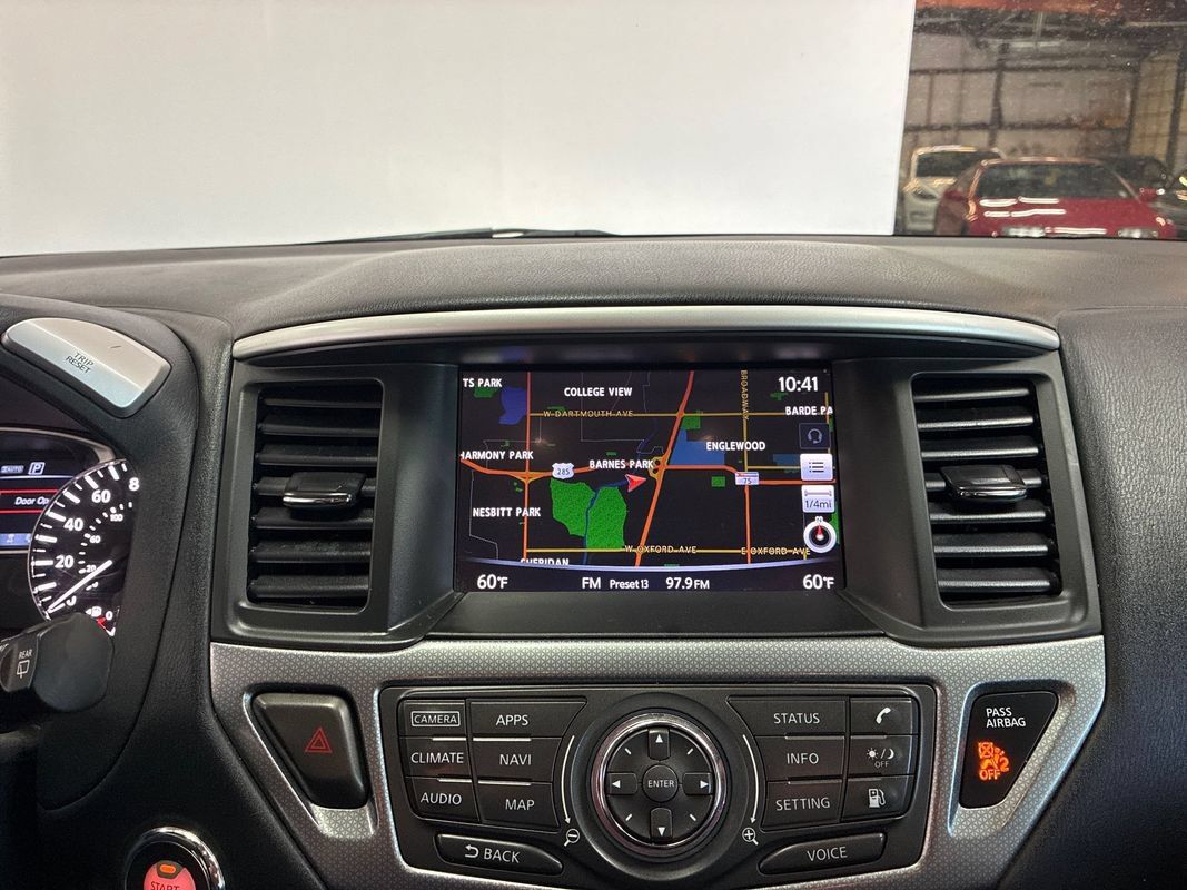Used 2020 Nissan Pathfinder SL AWD/4WD image 15