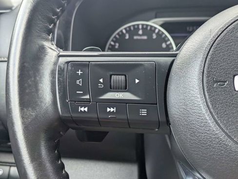Used 2024 Nissan Pathfinder SV FWD image 24