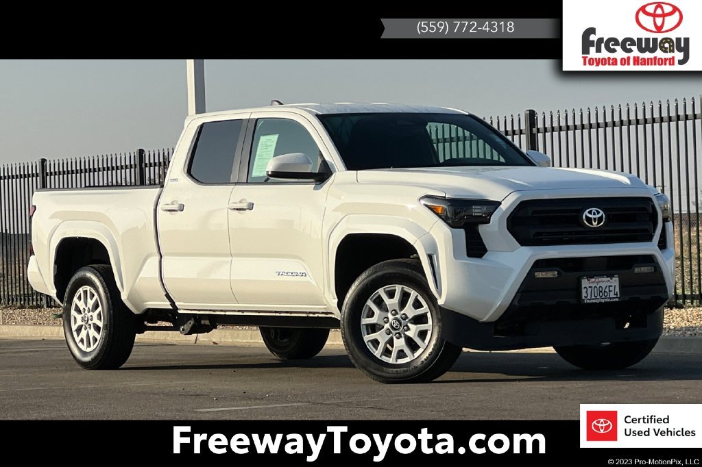 Certified 2025 Toyota Tacoma SR5 AWD/4WD image 1