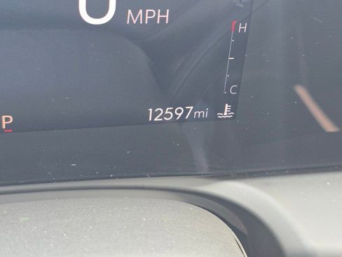 Used 2025 Buick Encore GX Preferred AWD/4WD image 32