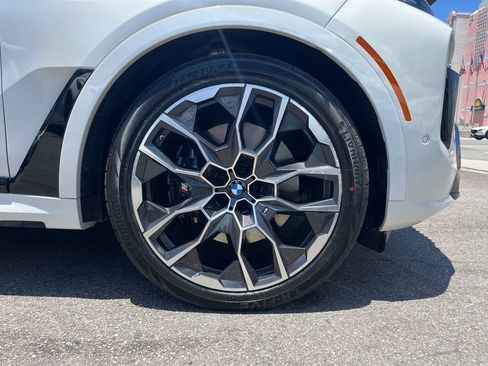 Used 2024 BMW X7 xDrive40i w/ M Sport Package AWD/4WD image 6