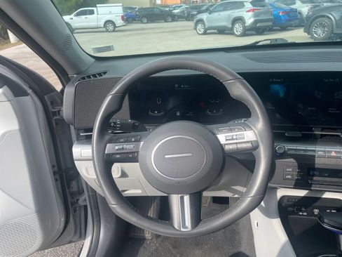 Used 2025 Hyundai Kona SEL image 25