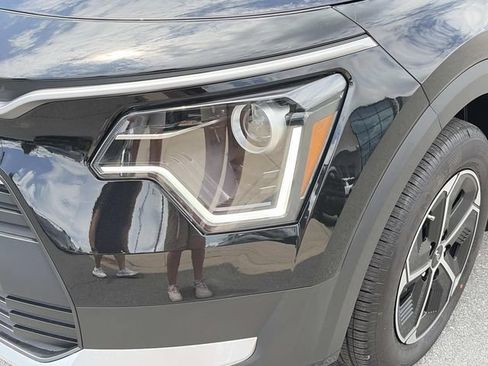 New 2026 Kia Niro EX FWD image 9