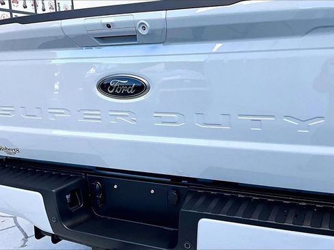 Used 2025 Ford F250 Lariat w/ Black Appearance Package image 25