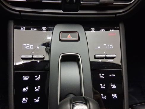 Certified 2025 Porsche Macan GTS image 28