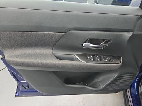 Used 2025 Nissan Kicks SV image 24