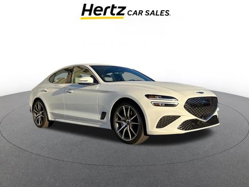 Used 2025 Genesis G70 2.5T image 1