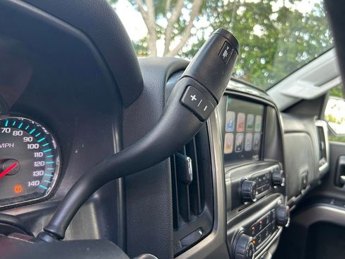 Used 2019 Chevrolet Silverado 1500 LT AWD/4WD image 14