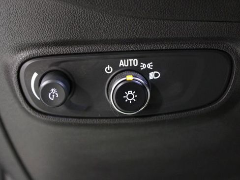 Used 2024 Chevrolet Equinox LT image 39