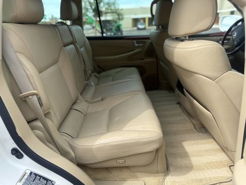 Used 2008 Lexus LX 570 4WD image 24