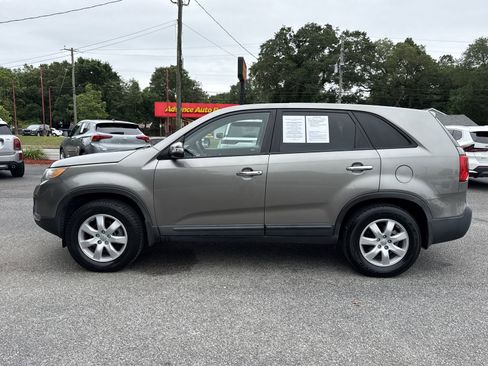 Used 2013 Kia Sorento LX FWD image 3