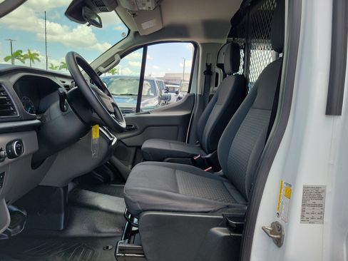 Used 2024 Ford Transit 250 Low Roof w/ Exterior Upgrade Package RWD image 18